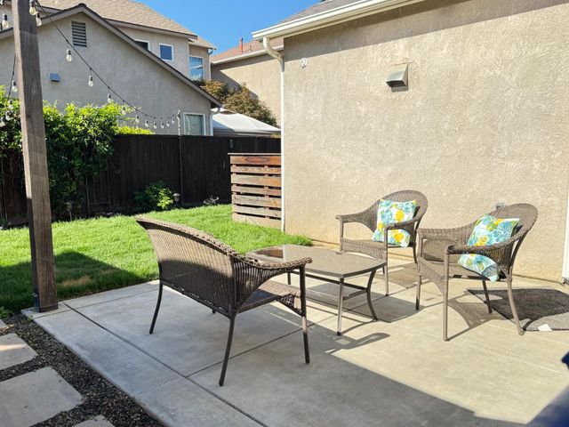 618 W Madrid Lane, Clovis, CA 93619