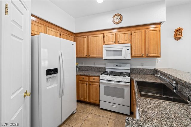 4910 Black Bear Road 101, Las Vegas, NV 89149