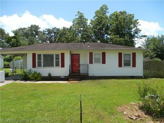 1712 Memphis Street, Fort Smith, AR 72901