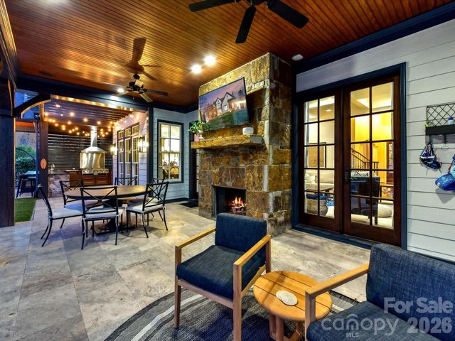 18624 Silent Falls Cove, Davidson, NC 28036