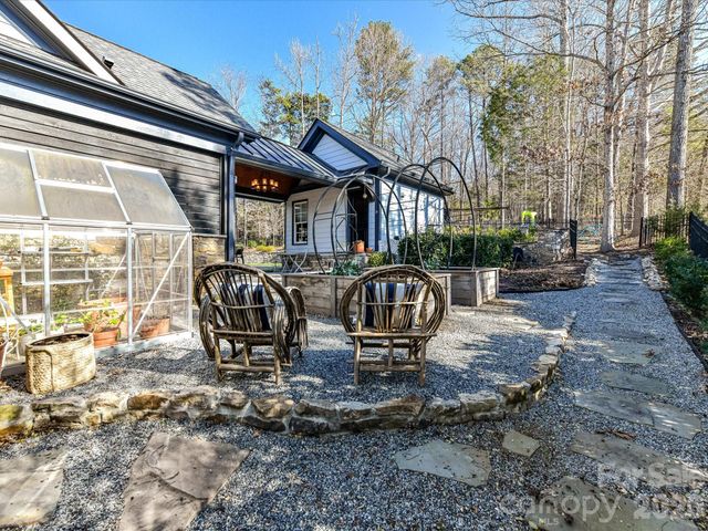 18624 Silent Falls Cove, Davidson, NC 28036