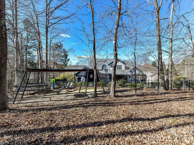 18624 Silent Falls Cove, Davidson, NC 28036