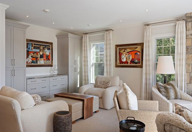 56 Crescent Rd 56, Needham, MA 02494