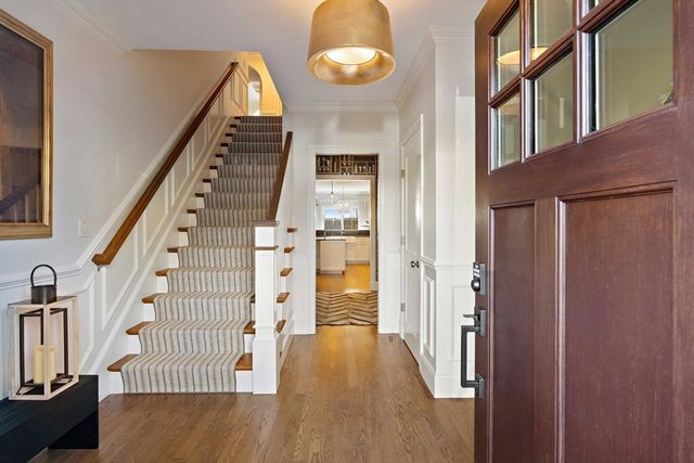 56 Crescent Rd 56, Needham, MA 02494