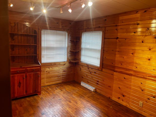 4195 E 200 S, Knox, IN 46534