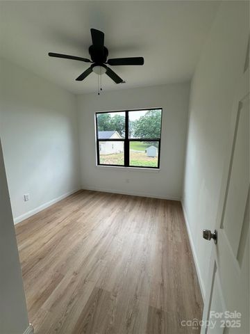 804 3rd Street Place SW, Hickory, NC 28602