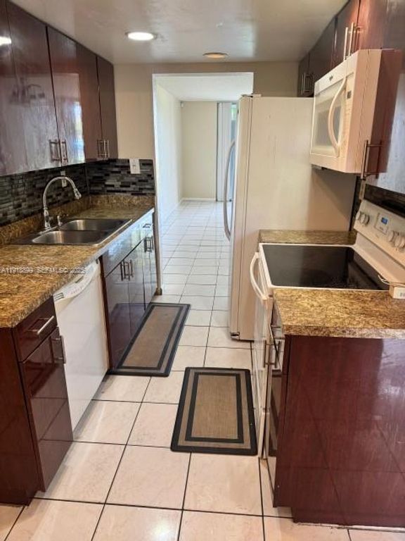 3361 NW 47th Terrace 134, Lauderdale Lakes, FL 33319