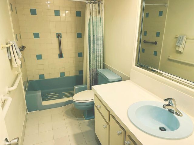 5208 NE 24th Terrace f-106, Fort Lauderdale, FL 33308