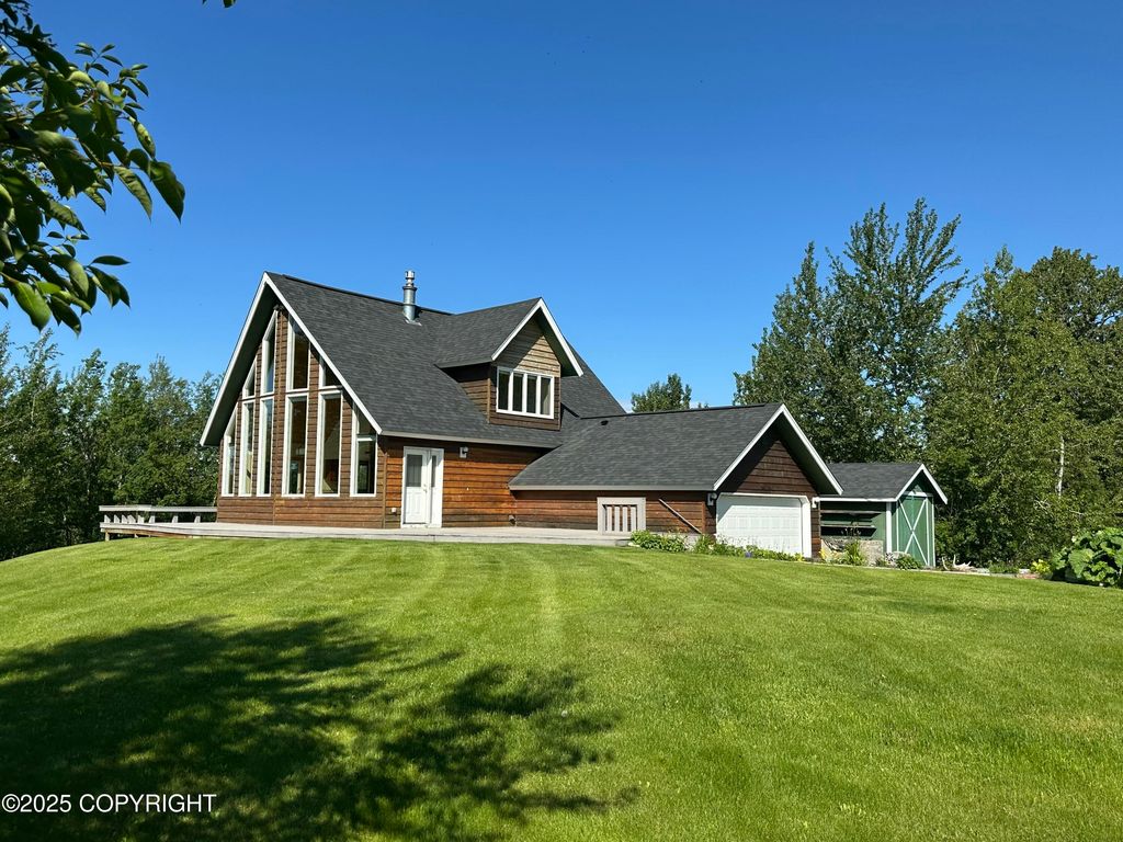 10821 E Valley Crest Drive, Palmer, AK 99645