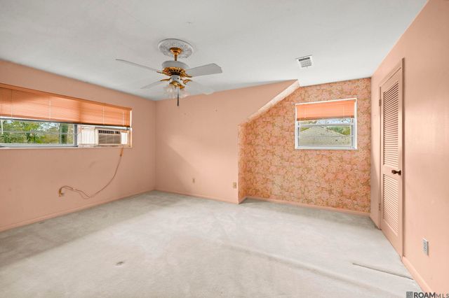 1090 Colonial Dr, Baton Rouge, LA 70806