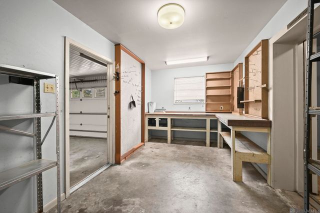 1090 Colonial Dr, Baton Rouge, LA 70806