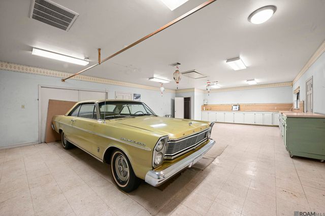 1090 Colonial Dr, Baton Rouge, LA 70806