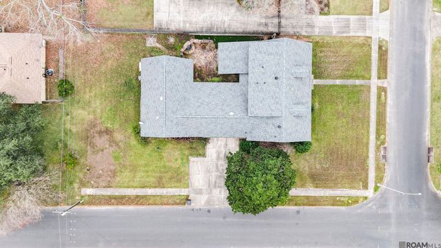 1090 Colonial Dr, Baton Rouge, LA 70806