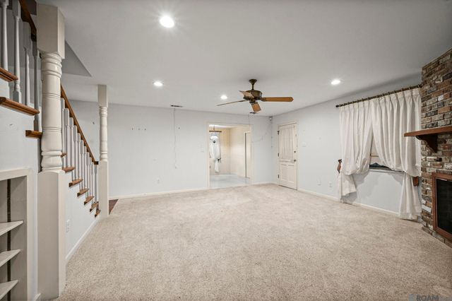 1090 Colonial Dr, Baton Rouge, LA 70806