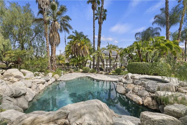 870 Encanto Street, Corona, CA 92881