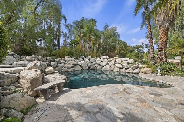 870 Encanto Street, Corona, CA 92881