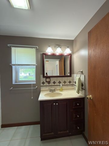 200 Thorndale Avenue, West Seneca, NY 14224