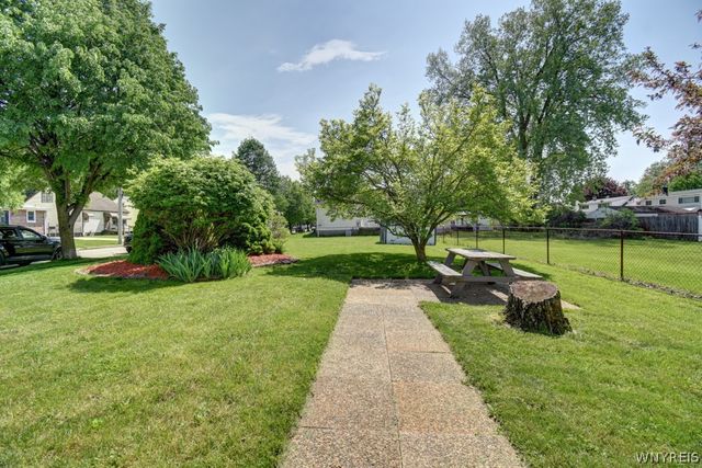 200 Thorndale Avenue, West Seneca, NY 14224