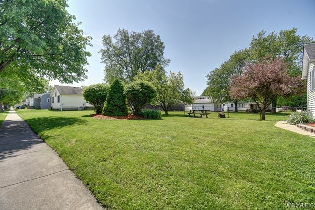 200 Thorndale Avenue, West Seneca, NY 14224