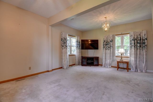200 Thorndale Avenue, West Seneca, NY 14224