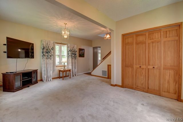 200 Thorndale Avenue, West Seneca, NY 14224
