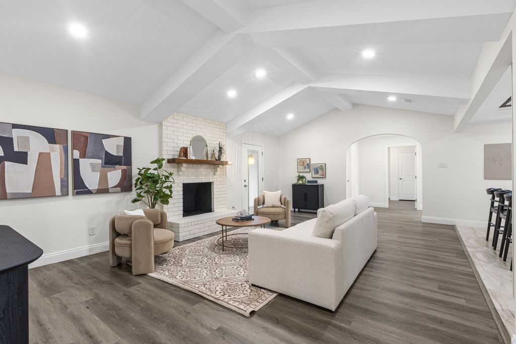 703 S 4th Street, Crandall, TX 75114