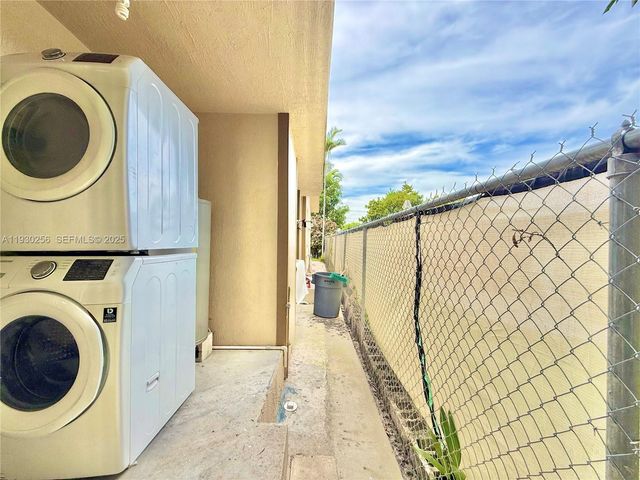 1001 NW 23rd Ct Rear, Miami, FL 33125