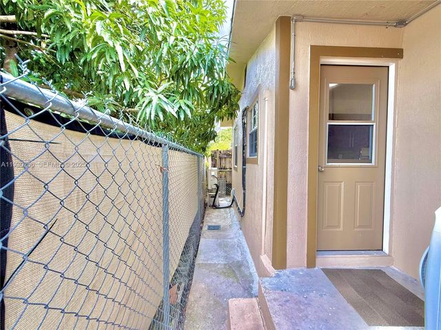 1001 NW 23rd Ct Rear, Miami, FL 33125
