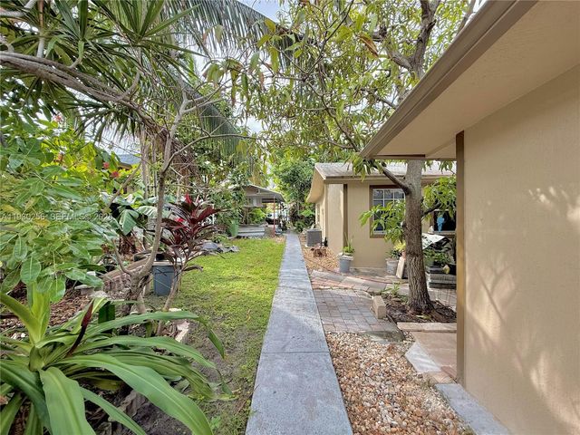 1001 NW 23rd Ct Rear, Miami, FL 33125