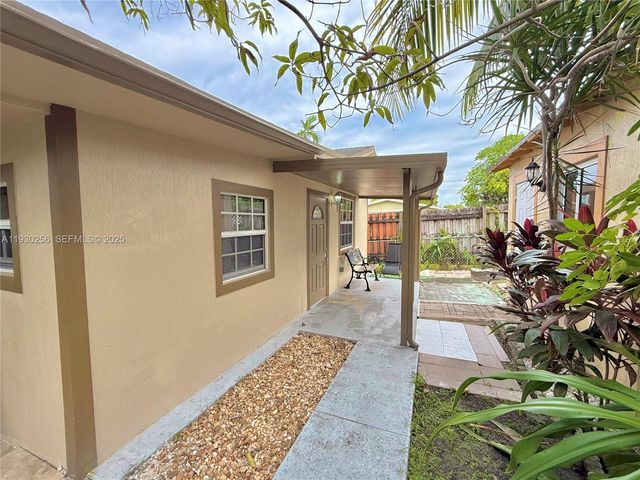 1001 NW 23rd Ct Rear, Miami, FL 33125