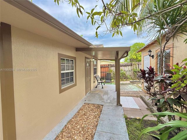 1001 NW 23rd Ct Rear, Miami, FL 33125