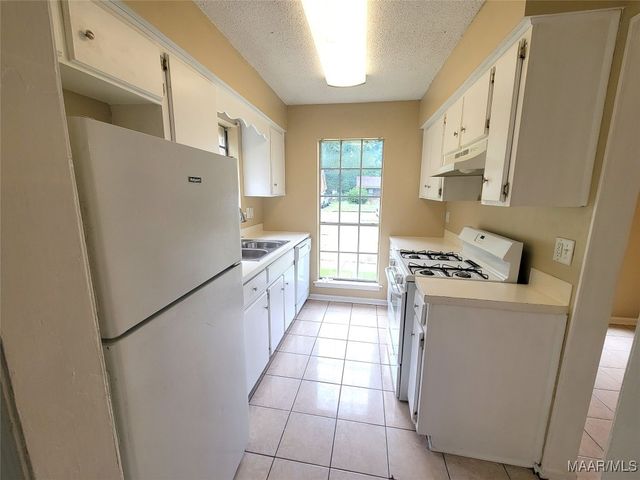 3024 CROSS CREEK Drive, Montgomery, AL 36116