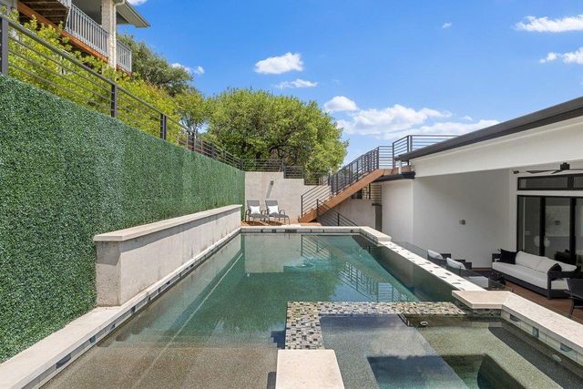 5819 Westslope DR, Austin, TX 78731