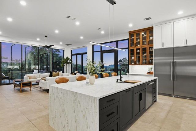 5819 Westslope DR, Austin, TX 78731
