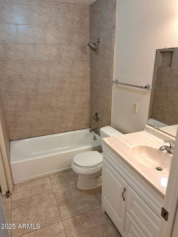 834 S CASITAS Drive B, Tempe, AZ 85281