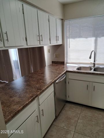 834 S CASITAS Drive B, Tempe, AZ 85281