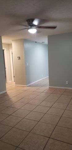 802 N Lake Drive B, Fort Pierce, FL 34982