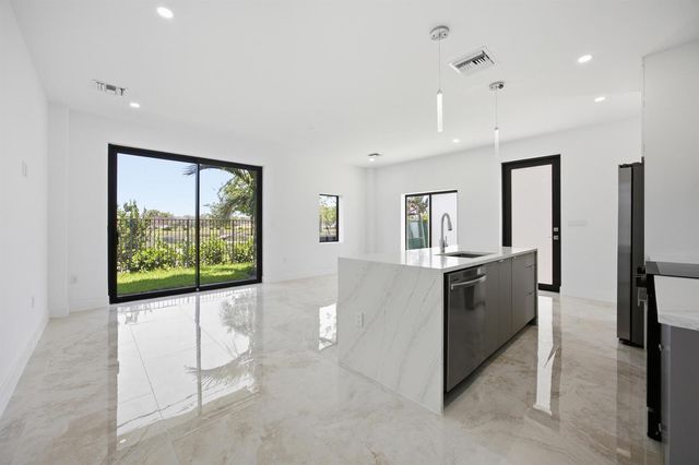 1542 NW 1st Avenue, Pompano Beach, FL 33060