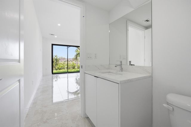 1542 NW 1st Avenue, Pompano Beach, FL 33060