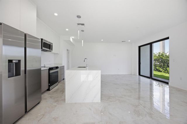 1542 NW 1st Avenue, Pompano Beach, FL 33060