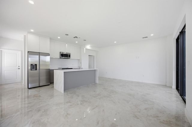 1542 NW 1st Avenue, Pompano Beach, FL 33060
