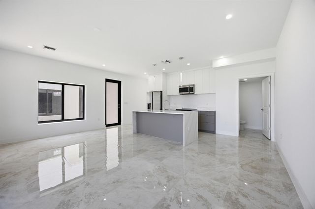 1542 NW 1st Avenue, Pompano Beach, FL 33060