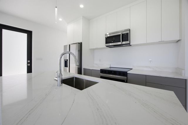 1542 NW 1st Avenue, Pompano Beach, FL 33060