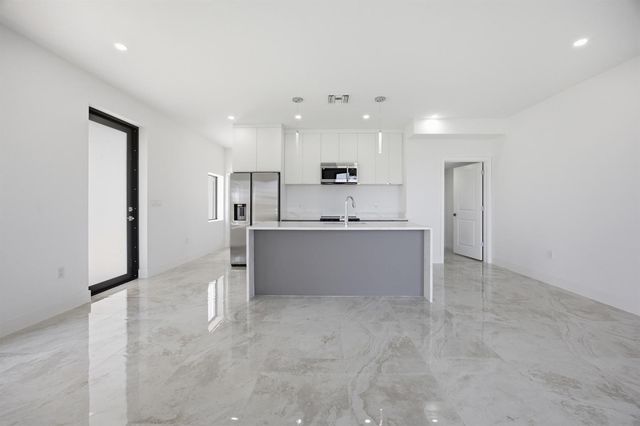 1542 NW 1st Avenue, Pompano Beach, FL 33060