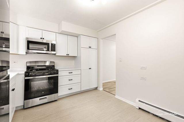 1340 W Touhy Avenue 202, Chicago, IL 60626