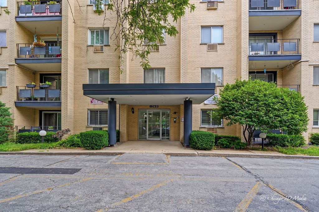 1340 W Touhy Avenue 202, Chicago, IL 60626