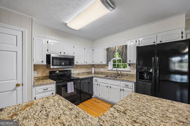 8050 Hog Mountain Road, Statham, GA 30666