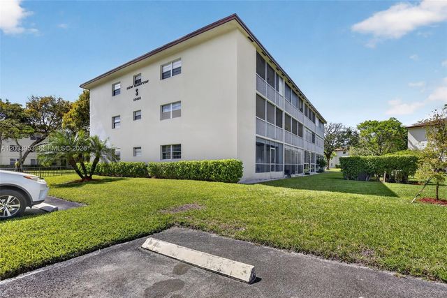 13455 SW 3rd St 203S, Pembroke Pines, FL 33027