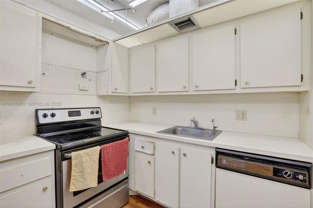 13455 SW 3rd St 203S, Pembroke Pines, FL 33027