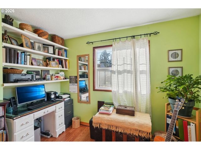 9934 N CENTRAL St, Portland, OR 97203